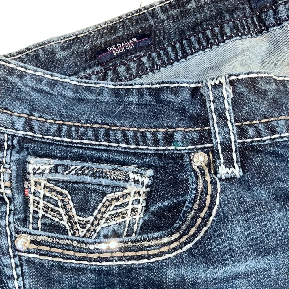 Vigoss Jeans with Embellished Pockets - Picture 3 of 5